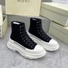 Alexander McQueen Le scarpe da uomo e da donna con suola spessa - Le scarpe alte aumentano la tendenza 2021